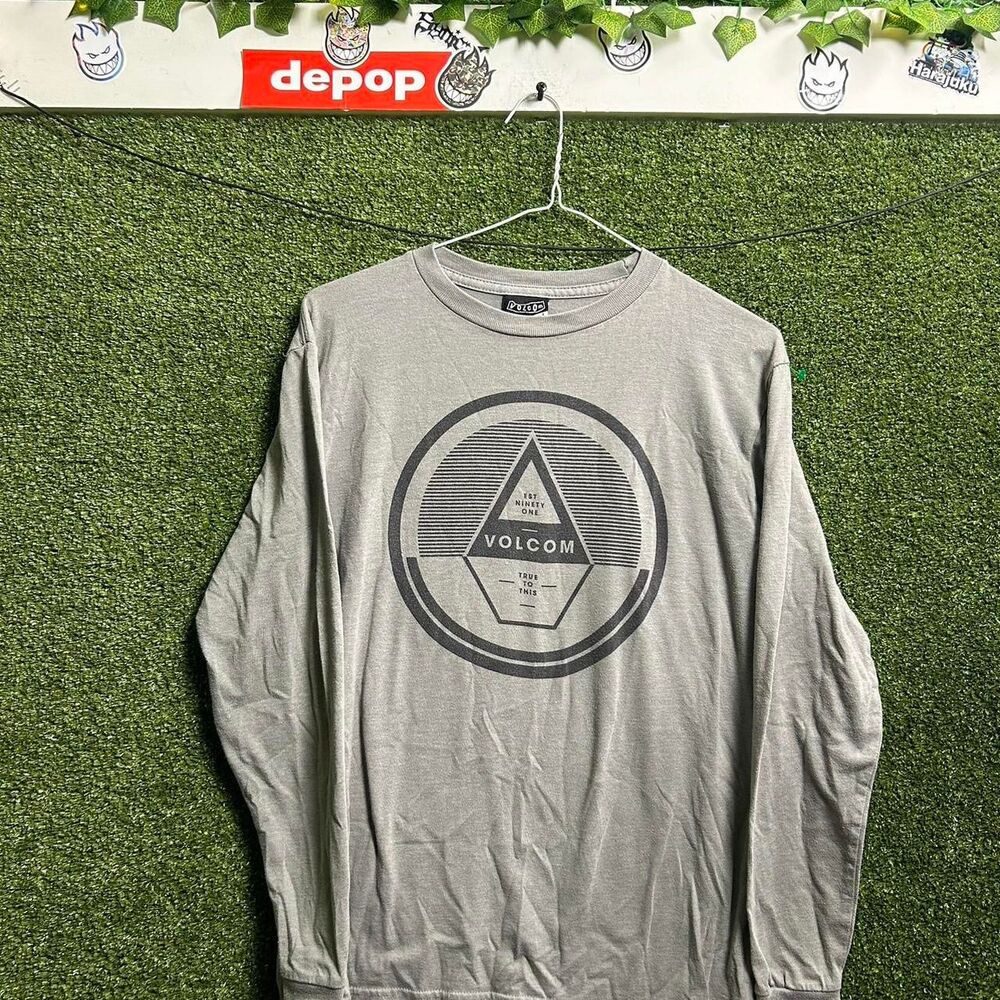 Volcom Men's Grey and Green T-shirt